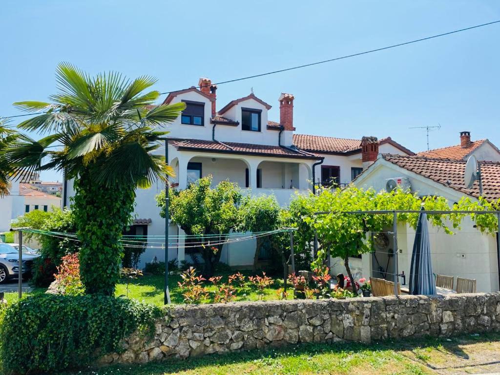 Apartmani Ana Borovac Funtana Buitenkant foto