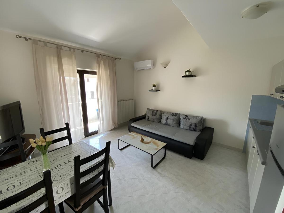 Apartmani Ana Borovac Funtana Buitenkant foto